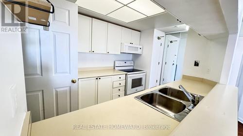 Kitchen - 2012 - 101 Subway Crescent, Toronto, ON - Indoor Photo Showing Kitchen With Double Sink