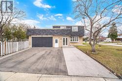 3027 CORAL DRIVE  Mississauga, ON L4T 1Z2