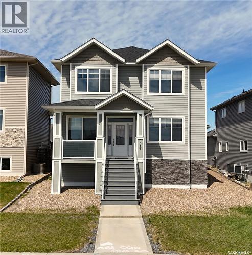 637 Douglas Drive, Swift Current, SK - Outdoor With Facade