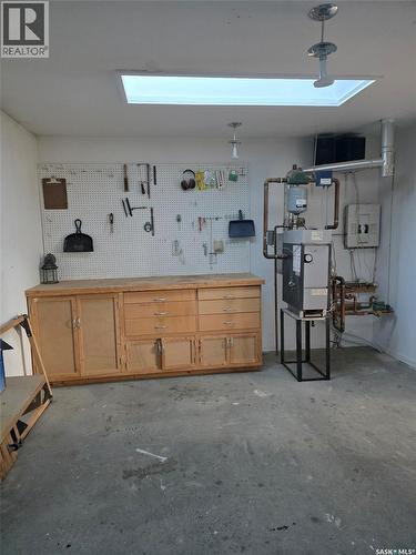 3918 Centennial Drive, Saskatoon, SK - Indoor Photo Showing Garage
