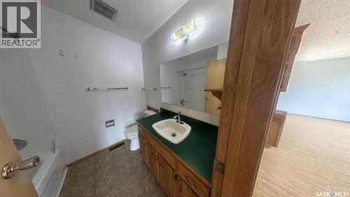 3918 Centennial Drive, Saskatoon, SK - Indoor Photo Showing Bathroom