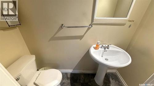 415 Coad Manor, Saskatoon, SK - Indoor Photo Showing Bathroom