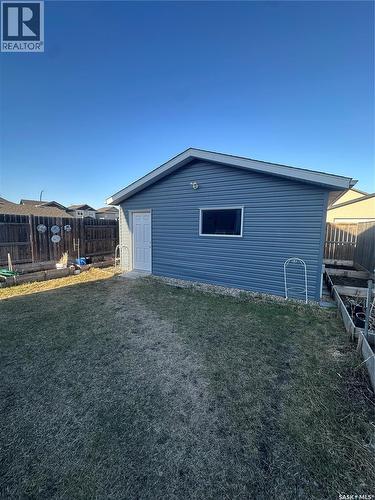 415 Coad Manor, Saskatoon, SK - Outdoor