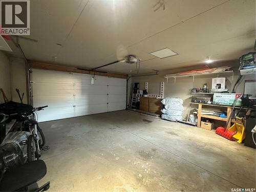 415 Coad Manor, Saskatoon, SK - Indoor Photo Showing Garage