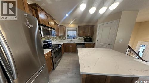 415 Coad Manor, Saskatoon, SK - Indoor Photo Showing Kitchen With Upgraded Kitchen