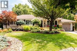 66 GARDEN Avenue  Ancaster, ON L9G 2J5
