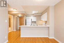 504 - 19 NORTHERN HEIGHTS DRIVE Richmond Hill, ON L4B 4M4