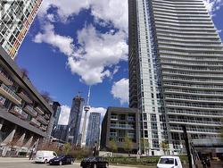 1807 - 75 QUEENS WHARF ROAD Toronto, ON M5V 0J8