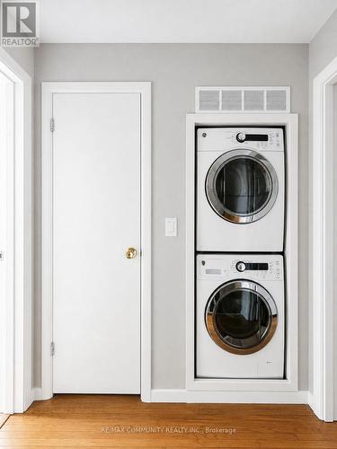 386 Whitney Avenue, Hamilton, ON - Indoor Photo Showing Laundry Room