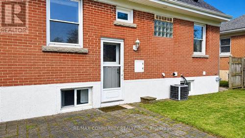 386 Whitney Avenue, Hamilton, ON - Outdoor With Exterior