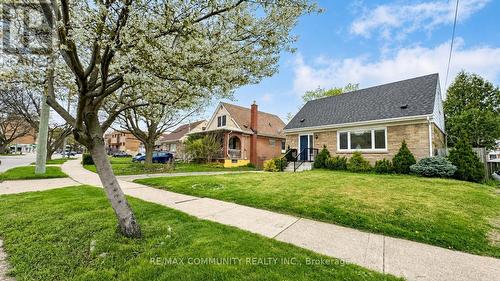 386 Whitney Avenue, Hamilton, ON - Outdoor With Facade