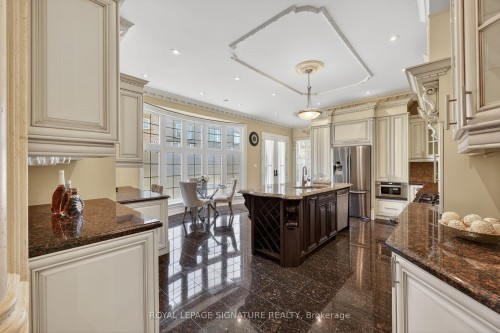 26 Alai Circle, Markham, ON - Indoor Photo Showing Kitchen With Upgraded Kitchen