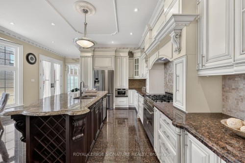 26 Alai Circle, Markham, ON - Indoor Photo Showing Kitchen With Double Sink With Upgraded Kitchen