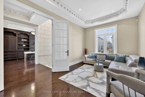 26 Alai Circle, Markham, ON - Indoor Photo Showing Living Room