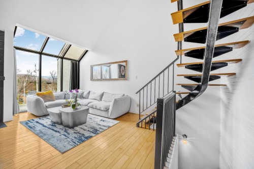 Escalier - 1960 Rue Du Skieur, Sainte-Adèle, QC - Indoor Photo Showing Other Room
