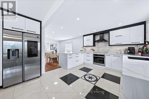 8 Marchwood Crescent, Richmond Hill, ON - Indoor Photo Showing Kitchen