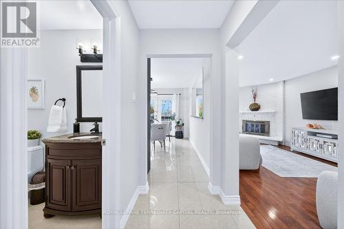 8 Marchwood Crescent, Richmond Hill, ON - Indoor Photo Showing Other Room
