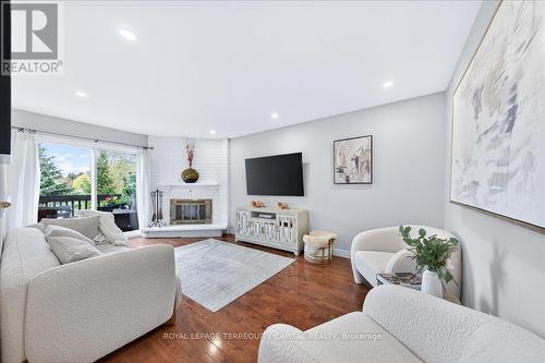 8 Marchwood Crescent, Richmond Hill, ON - Indoor Photo Showing Living Room With Fireplace