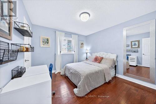 8 Marchwood Crescent, Richmond Hill, ON - Indoor Photo Showing Bedroom