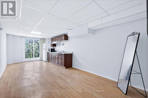 8 Marchwood Crescent, Richmond Hill, ON - Indoor Photo Showing Other Room