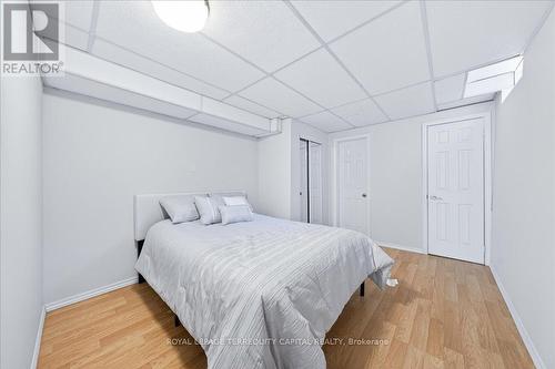 8 Marchwood Crescent, Richmond Hill, ON - Indoor Photo Showing Bedroom