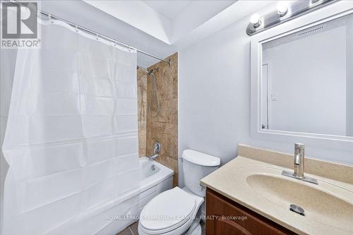 8 Marchwood Crescent, Richmond Hill, ON - Indoor Photo Showing Bathroom