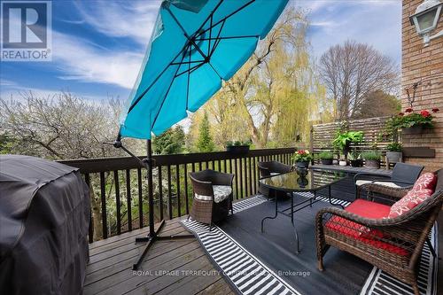 8 Marchwood Crescent, Richmond Hill, ON - Outdoor With Deck Patio Veranda With Exterior