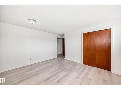 12825 102 St Nw, Edmonton, AB - Indoor Photo Showing Other Room