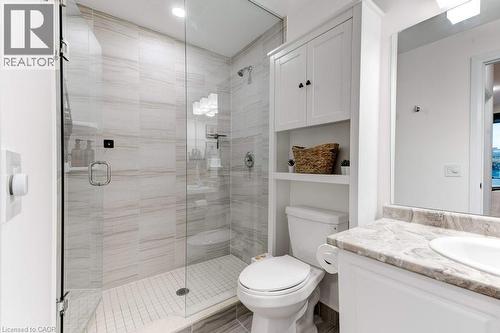 16 Concord Place Unit# 123, Grimsby, ON - Indoor Photo Showing Bathroom