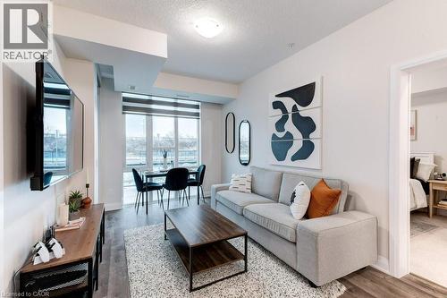 16 Concord Place Unit# 123, Grimsby, ON - Indoor Photo Showing Living Room
