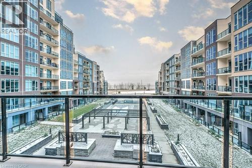 16 Concord Place Unit# 123, Grimsby, ON - Outdoor