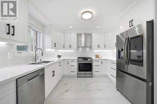 2531 Morrison Avenue, Mississauga, ON - Indoor Photo Showing Kitchen With Upgraded Kitchen