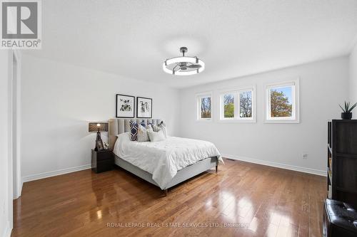 2531 Morrison Avenue, Mississauga, ON - Indoor Photo Showing Bedroom