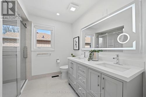 2531 Morrison Avenue, Mississauga, ON - Indoor Photo Showing Bathroom