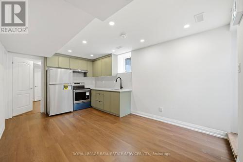 2531 Morrison Avenue, Mississauga, ON - Indoor Photo Showing Kitchen
