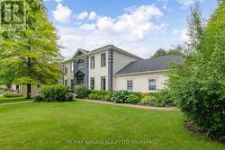 8056 CATHEDRAL DRIVE Niagara Falls (Mt. Carmel), ON L2H 2Z2