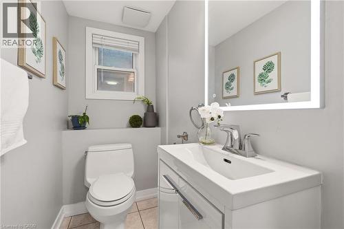 694 Mullin Way, Burlington, ON - Indoor Photo Showing Bathroom