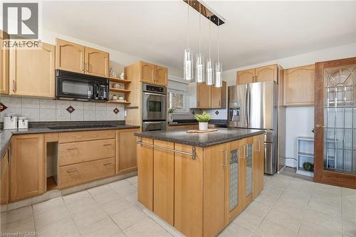 694 Mullin Way, Burlington, ON - Indoor Photo Showing Kitchen