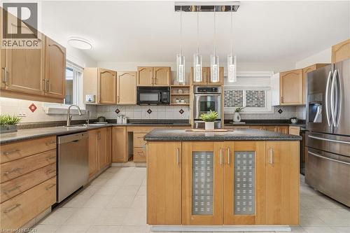 694 Mullin Way, Burlington, ON - Indoor Photo Showing Kitchen With Stainless Steel Kitchen