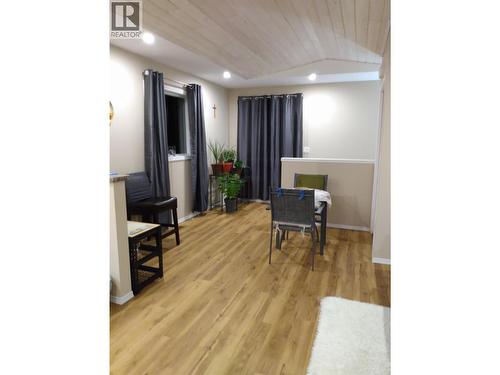 318 8Th Avenue, Creston, BC - Indoor