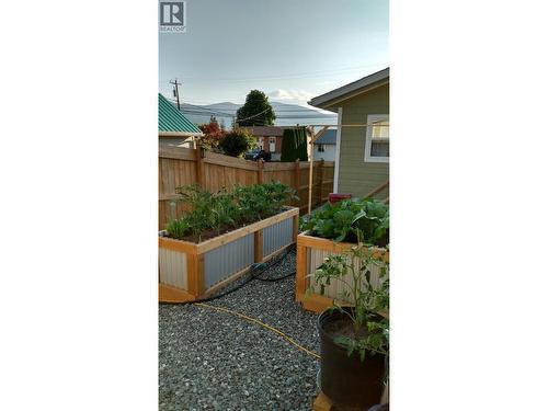 318 8Th Avenue, Creston, BC - Outdoor