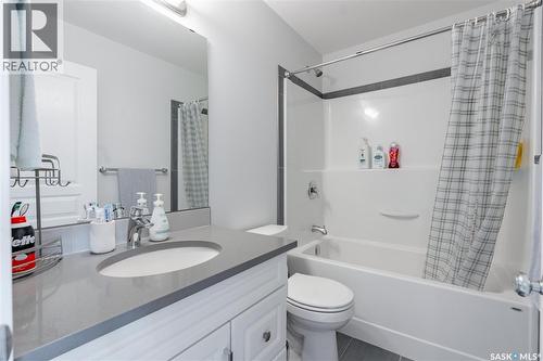 219 Newton Link, Saskatoon, SK - Indoor Photo Showing Bathroom
