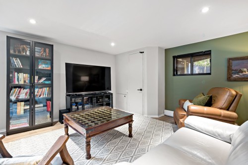 Salle familiale - 286 Ch. Bréard, Mont-Tremblant, QC - Indoor Photo Showing Living Room