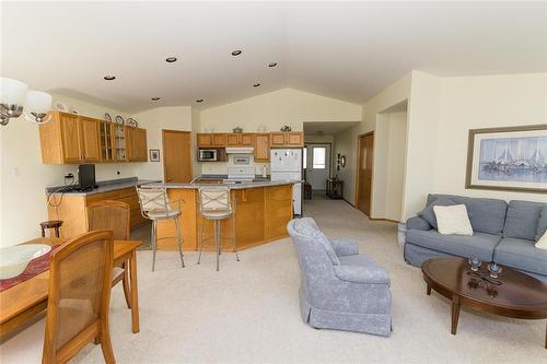 48 30 Bradford Road, Carman, MB - Indoor