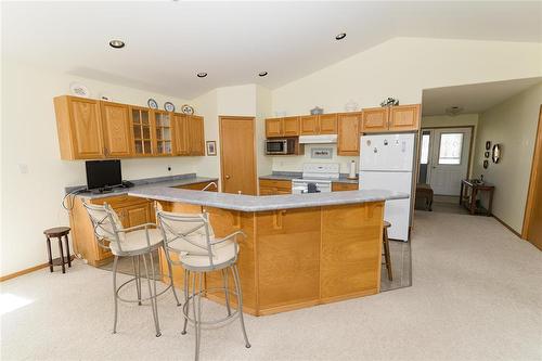 48 30 Bradford Road, Carman, MB - Indoor Photo Showing Kitchen