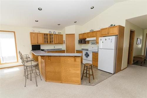 48 30 Bradford Road, Carman, MB - Indoor Photo Showing Kitchen