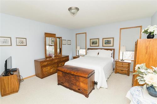 48 30 Bradford Road, Carman, MB - Indoor Photo Showing Bedroom