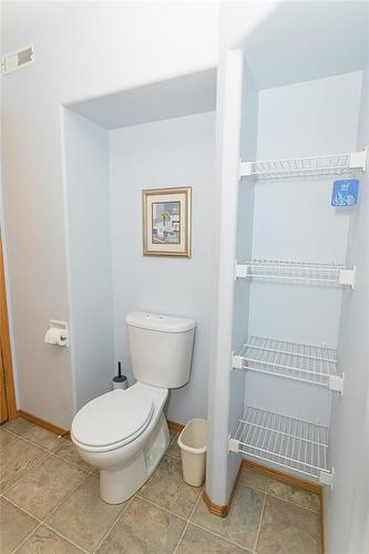48 30 Bradford Road, Carman, MB - Indoor Photo Showing Bathroom