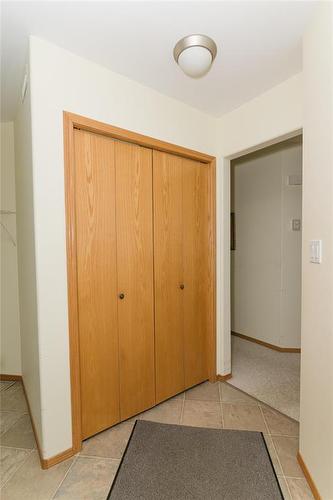 48 30 Bradford Road, Carman, MB - Indoor Photo Showing Other Room