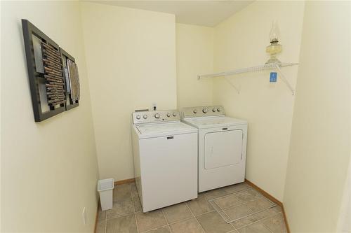 48 30 Bradford Road, Carman, MB - Indoor Photo Showing Laundry Room